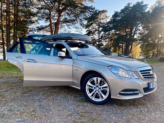 Mercedes-Benz E250 5 of 30