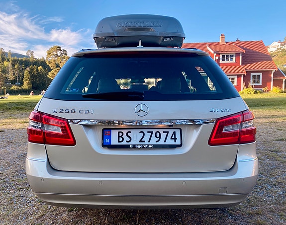 Mercedes-Benz E250 8 of 30