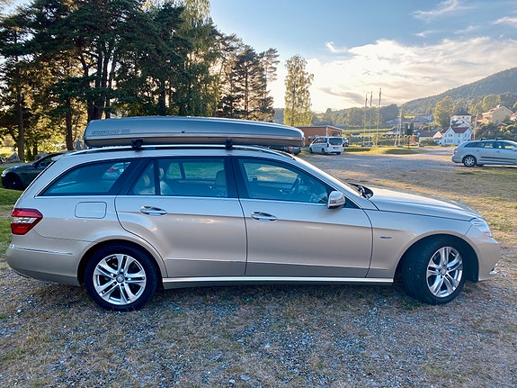 Mercedes-Benz E250 10 of 30