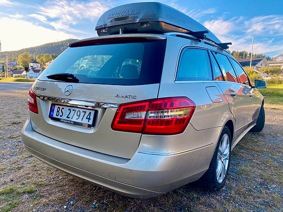 Mercedes-Benz E250 9 of 30