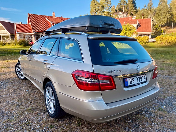 Mercedes-Benz E250 7 of 30