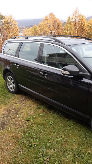 Volvo V70 2 of 24