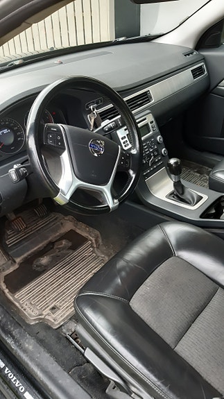 Volvo V70 13 of 24