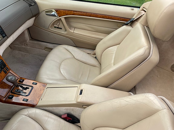 Mercedes-Benz SL500 9 of 15