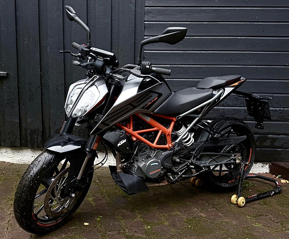 KTM 125 Duke 2 of 15