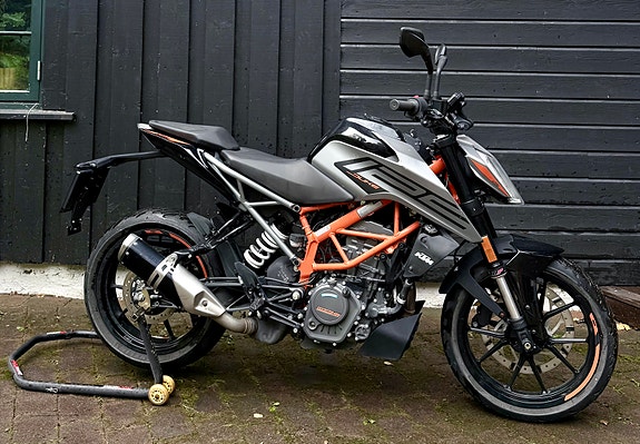KTM 125 Duke 3 of 15