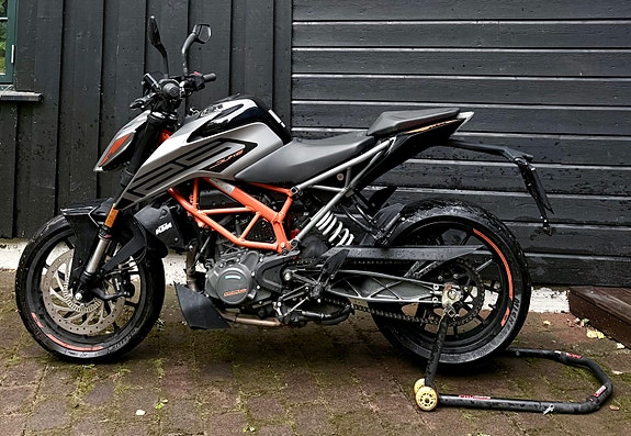 KTM 125 Duke 4 of 15