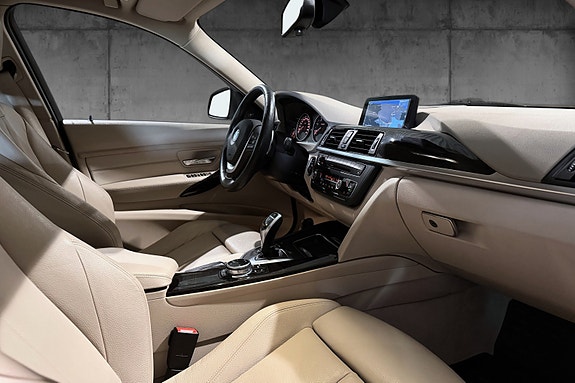 BMW 330d 13 of 24