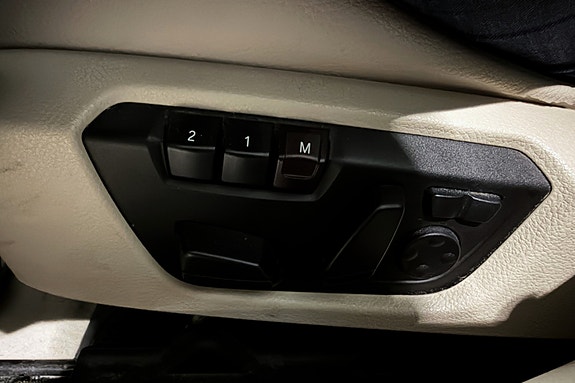 BMW 330d 17 of 24
