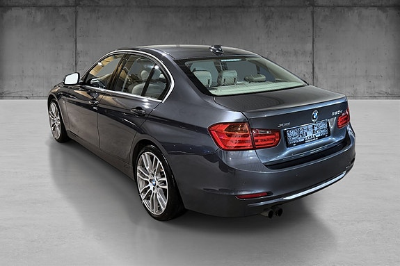 BMW 330d 4 of 24