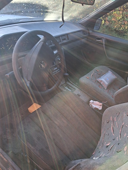 Mercedes-Benz E250 9 of 9