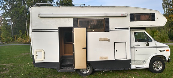 Chevrolet G30 15 of 28