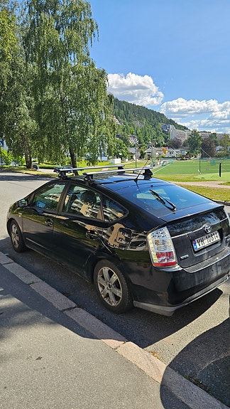 Toyota Prius 5 of 19