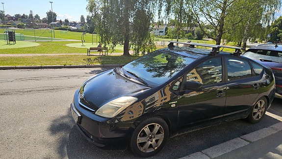 Toyota Prius 3 of 19
