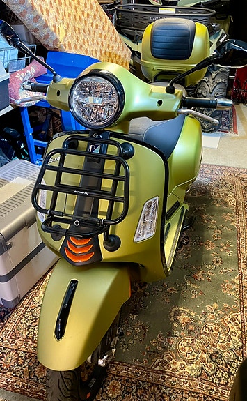 Vespa GTS 300 3 of 7