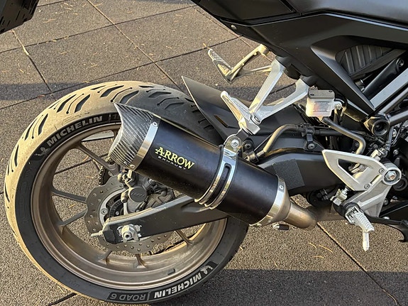 Honda CB 125 R 3 of 7