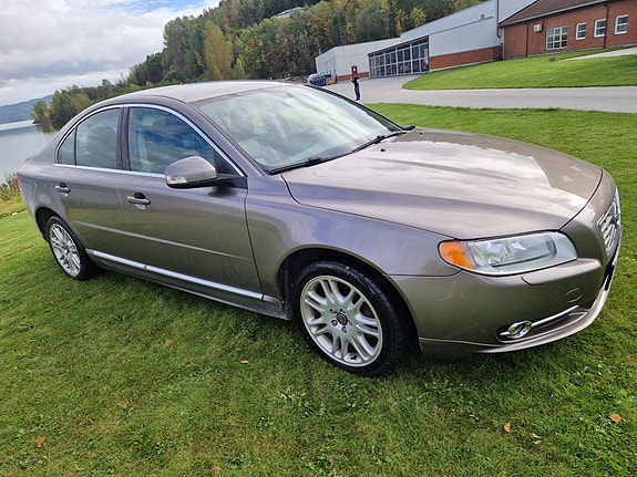 Volvo S80 4 of 9