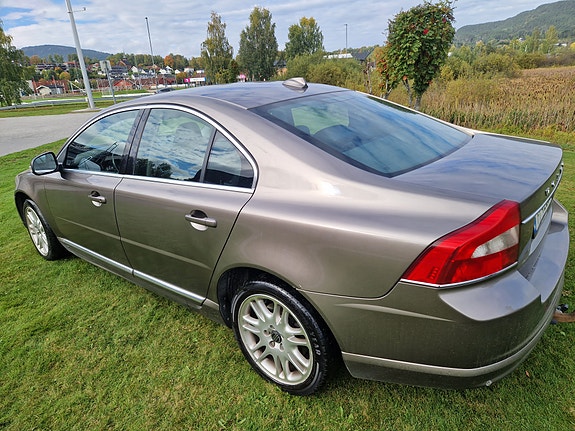 Volvo S80 3 of 9