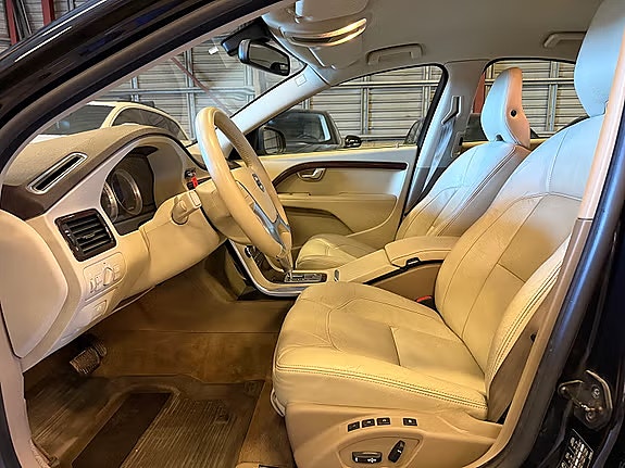 Volvo S80 7 of 15