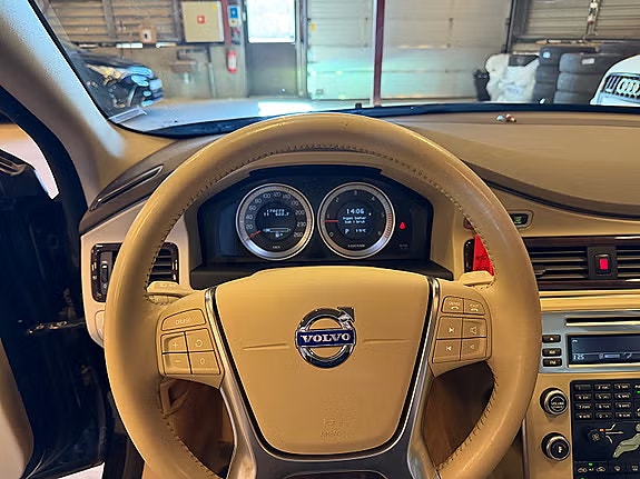 Volvo S80 10 of 15