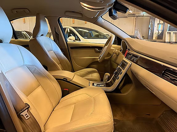 Volvo S80 8 of 15