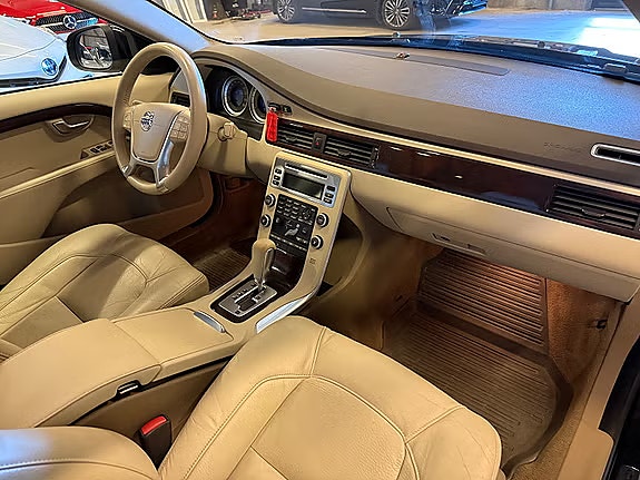 Volvo S80 9 of 15