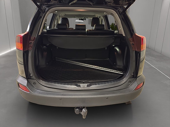 Toyota RAV4 23 of 23