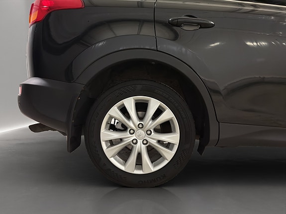 Toyota RAV4 10 of 23