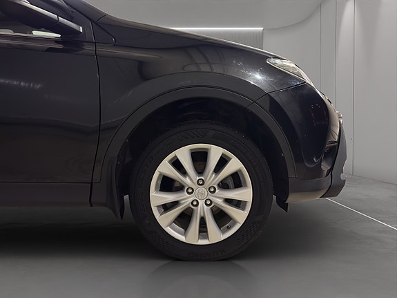 Toyota RAV4 9 of 23