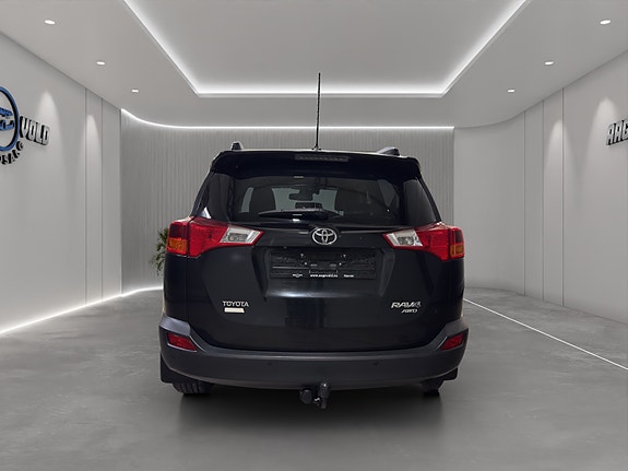 Toyota RAV4 6 of 23