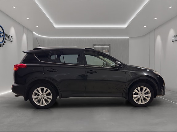 Toyota RAV4 7 of 23