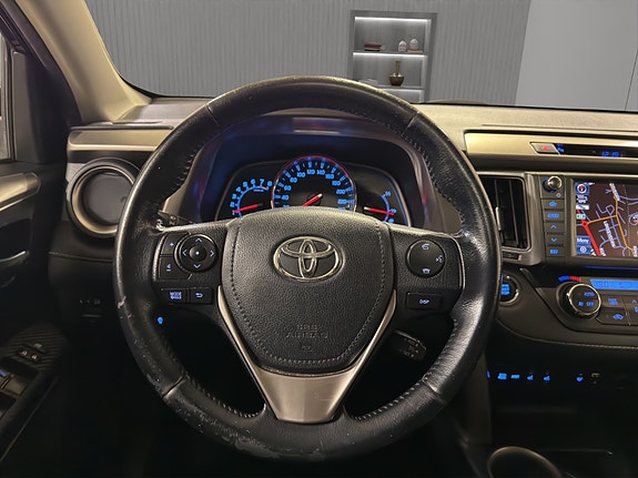 Toyota RAV4 15 of 23
