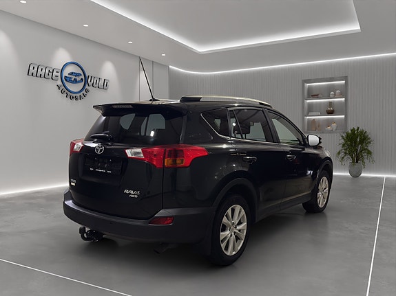 Toyota RAV4 12 of 23
