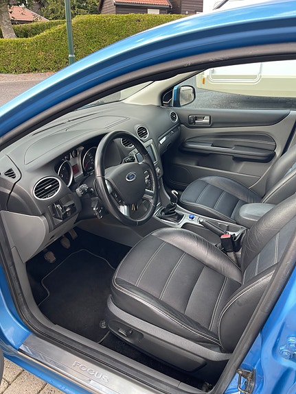 Ford Focus 25 of 30