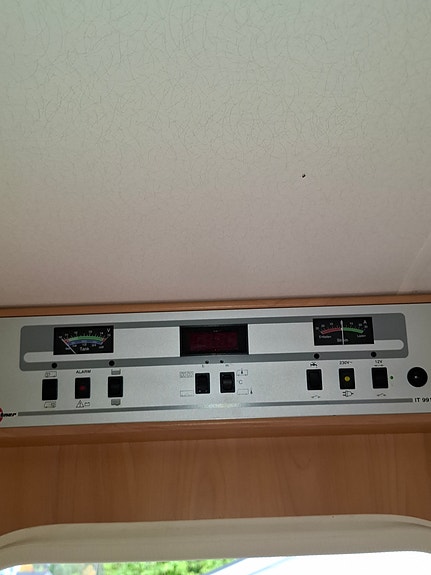Bürstner T 615 17 of 25