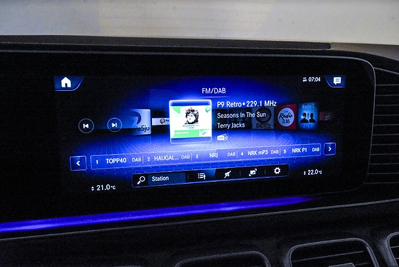 Mercedes-Benz GLS600 24 of 30