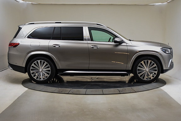 Mercedes-Benz GLS600 4 of 30