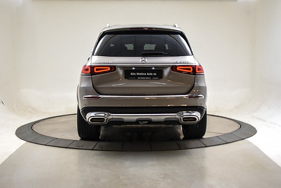 Mercedes-Benz GLS600 2 of 30