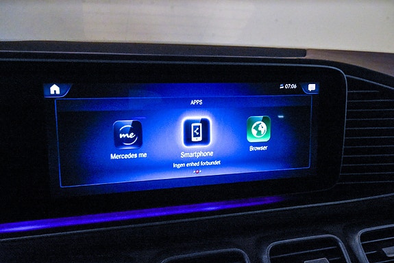 Mercedes-Benz GLS600 29 of 30