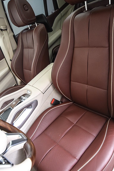 Mercedes-Benz GLS600 16 of 30