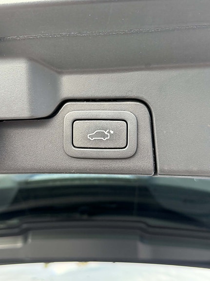 Land Rover Range Rover 8 of 28