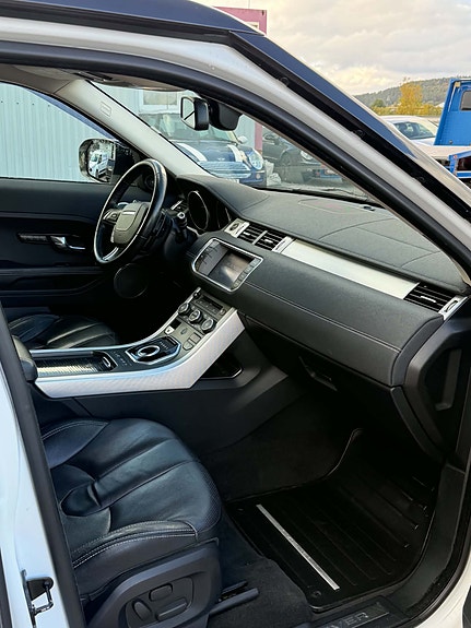 Land Rover Range Rover 12 of 28