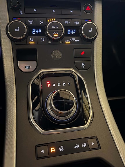 Land Rover Range Rover 16 of 28