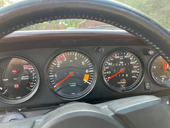 Porsche 911 14 of 30