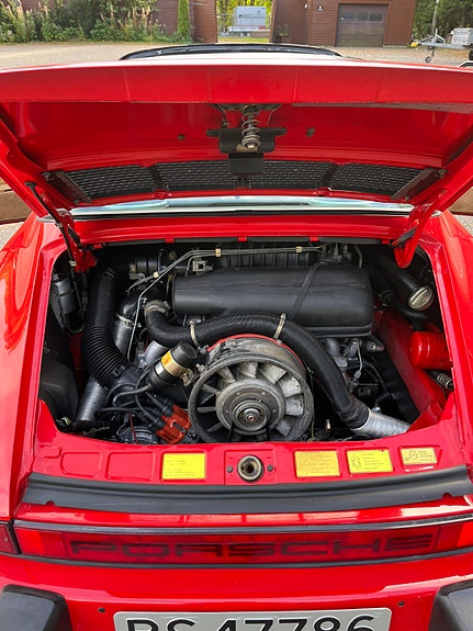 Porsche 911 18 of 30