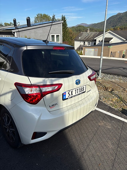 Toyota Yaris 4 of 7
