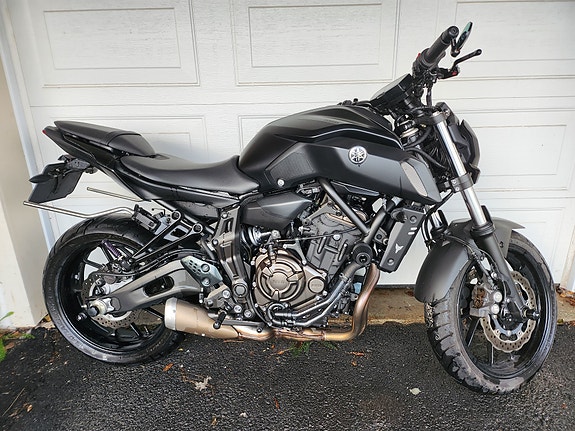 Yamaha MT-07 2 of 8