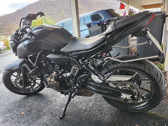Yamaha MT-07 6 of 8