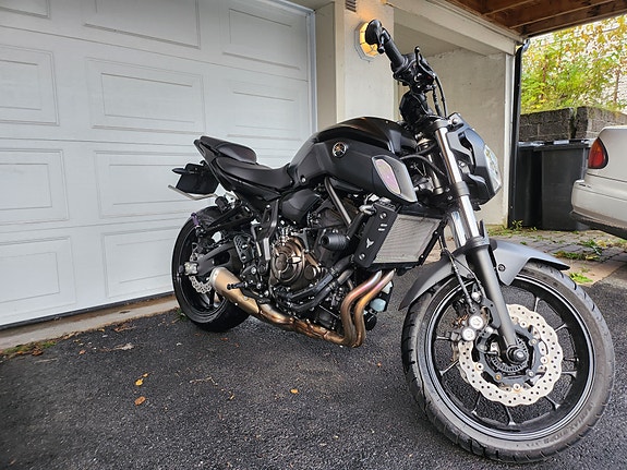 Yamaha MT-07 4 of 8