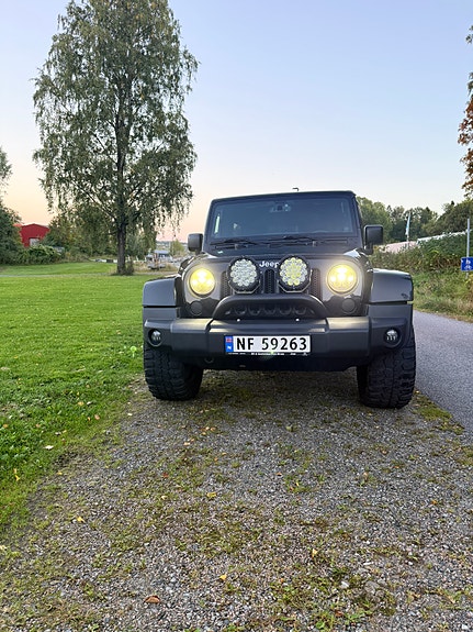 Jeep Wrangler 11 of 14